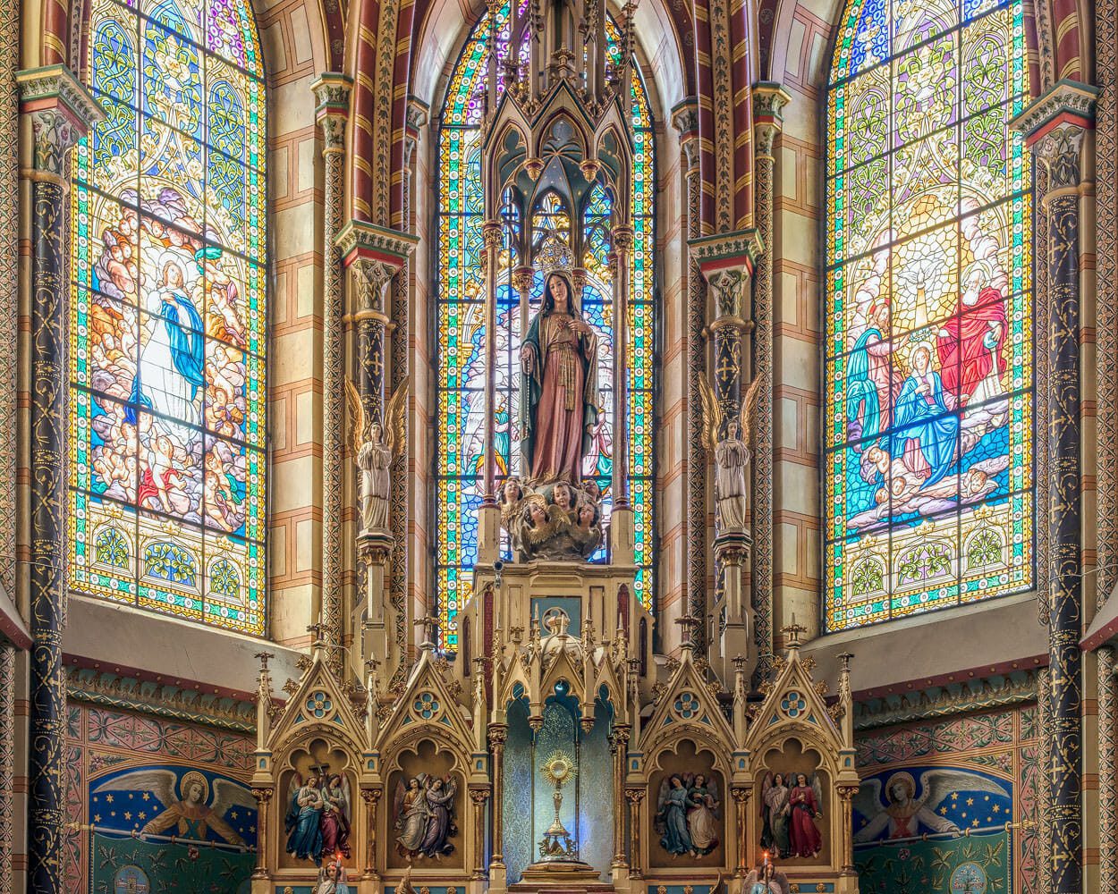 Chapel Corazon de Maria in the Basilica of the National Vote of Quito