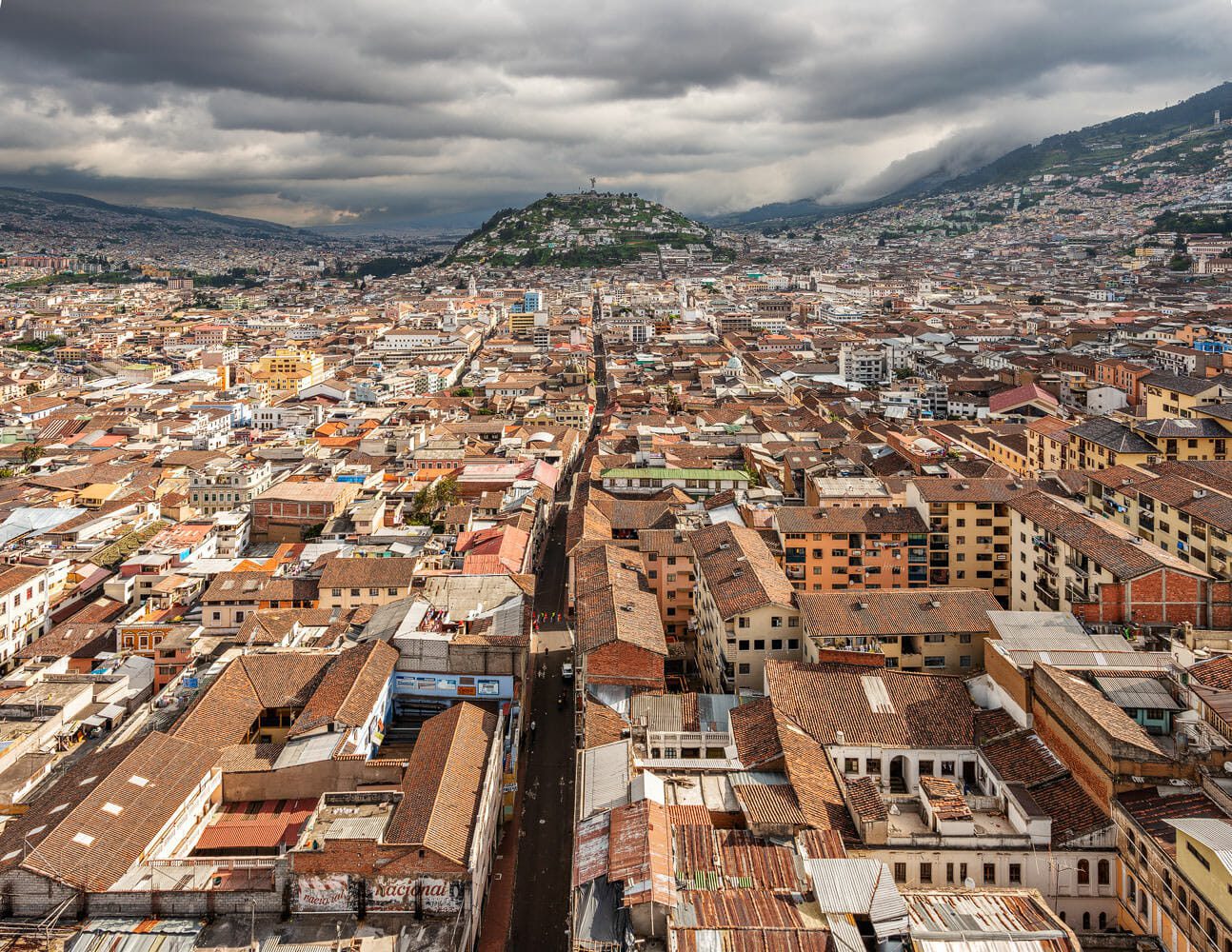 Calle Venezuela, Panecillo hill and Quito old town
