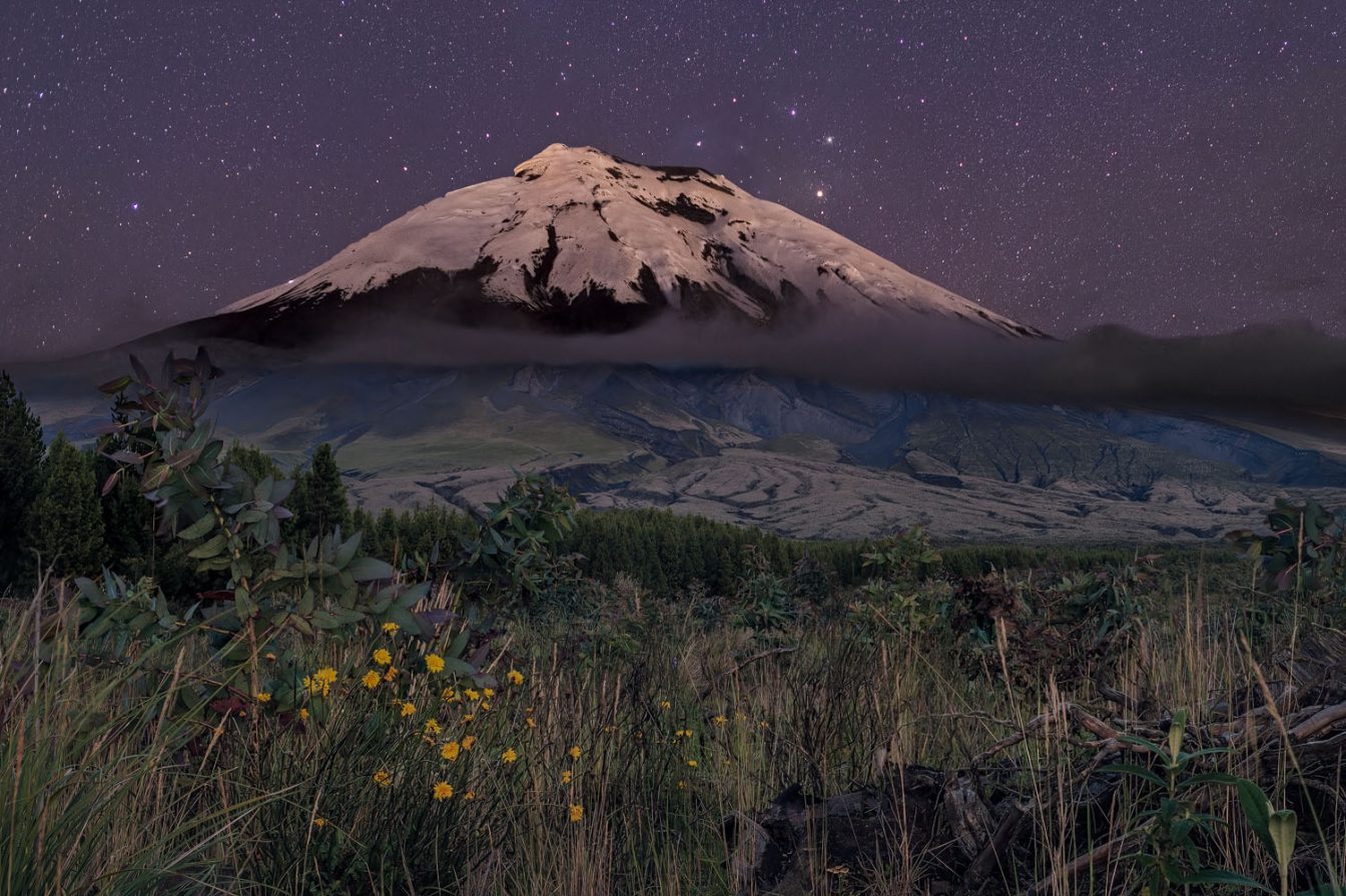 Nightscape photography at the west face of Cotopaxy volcano