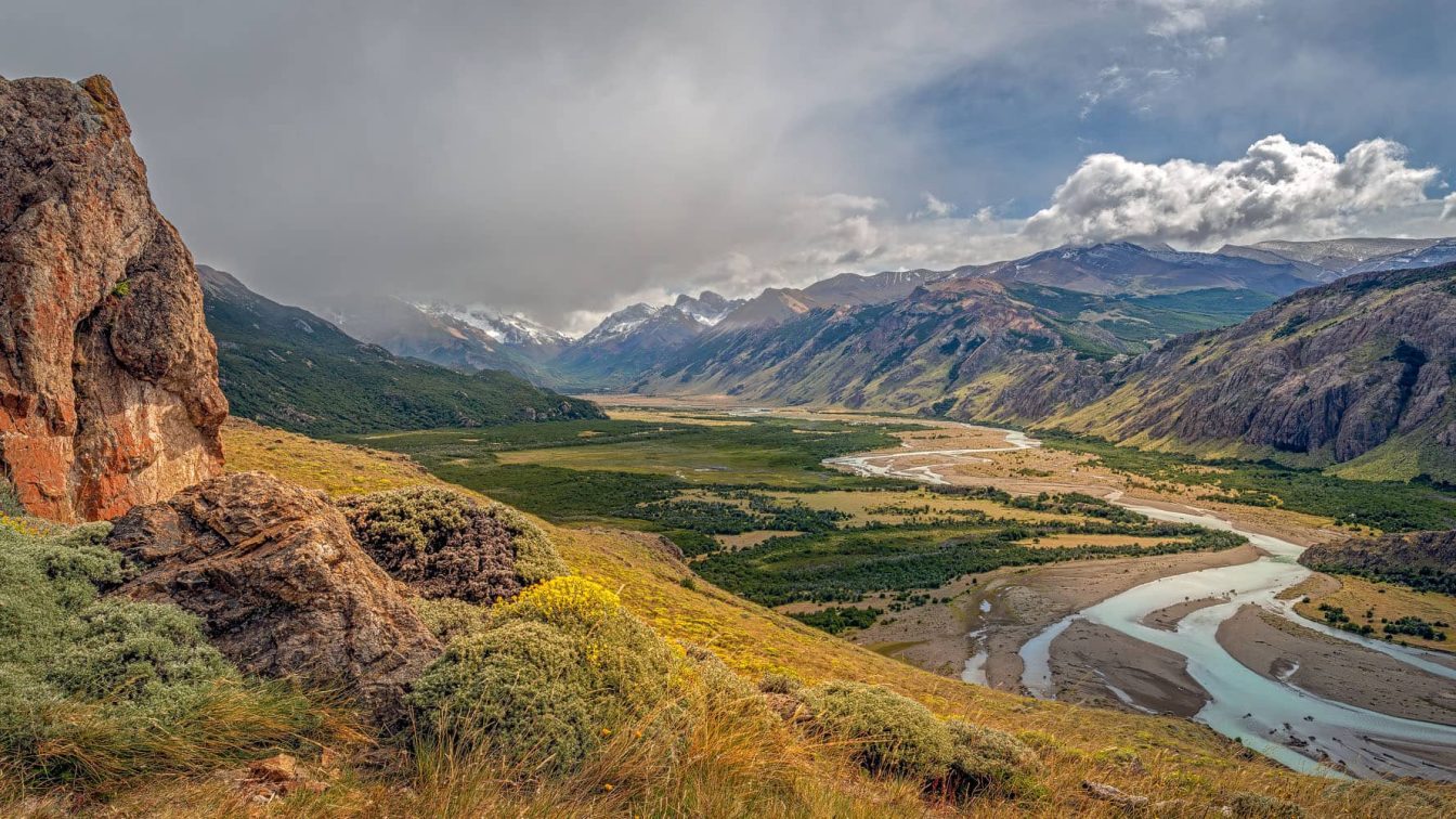 Panoramic photography of the Rio de Las Vueltas valley near El Chalten - Patagonia - Argentina